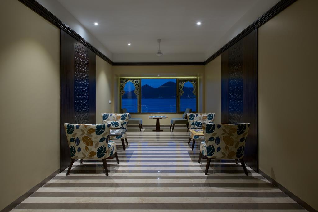 Hotel Lakend Udaipur Exteriör bild