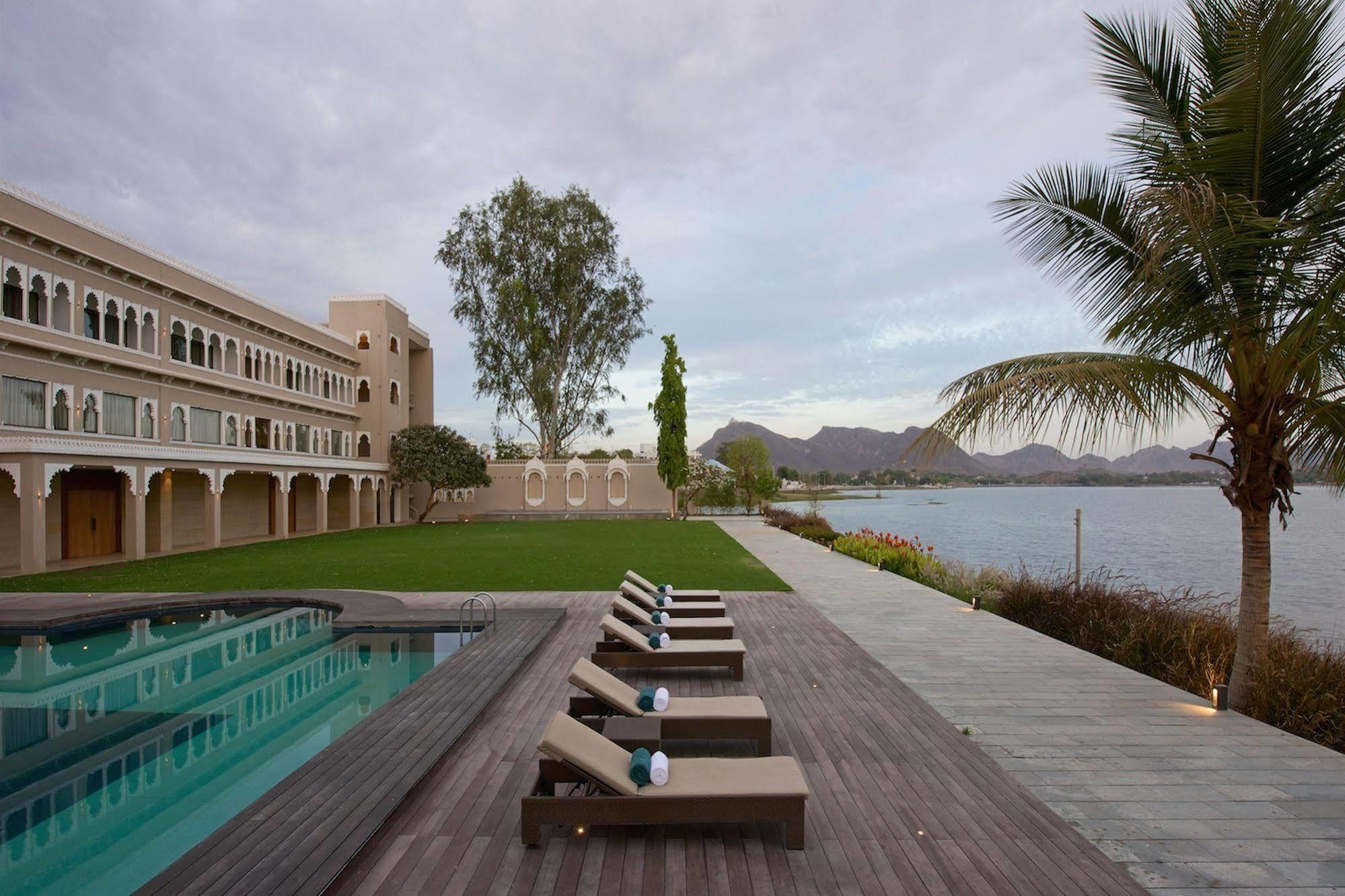 Hotel Lakend Udaipur Exteriör bild